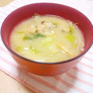 鉄分補給に！あさりとチンゲン菜の味噌汁